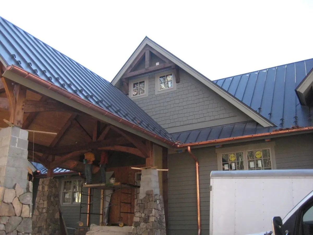 Craftsman Roofing team delivering quality roofing work in Meadowcliff